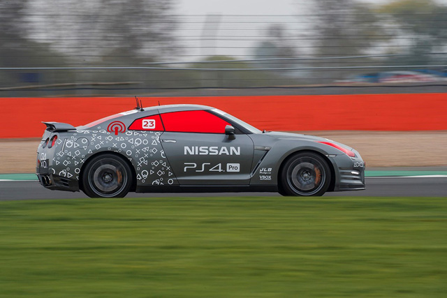 Prvi Nissan GT-R upravljan putem PlayStationa na Silverstonu je postigao brzinu veću od 210 km/h