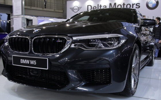 BMW M5 i BMW i8 Roadster na BG Car Showu