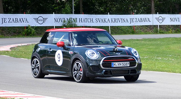 Novi Mini JCW počeo sa prodajom u Srbiji