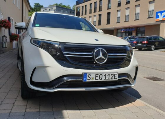 Ekipa emIsija Auto Moto Show i ABS Show na međunarodnoj test vožnji Mercedesovog EQC modela