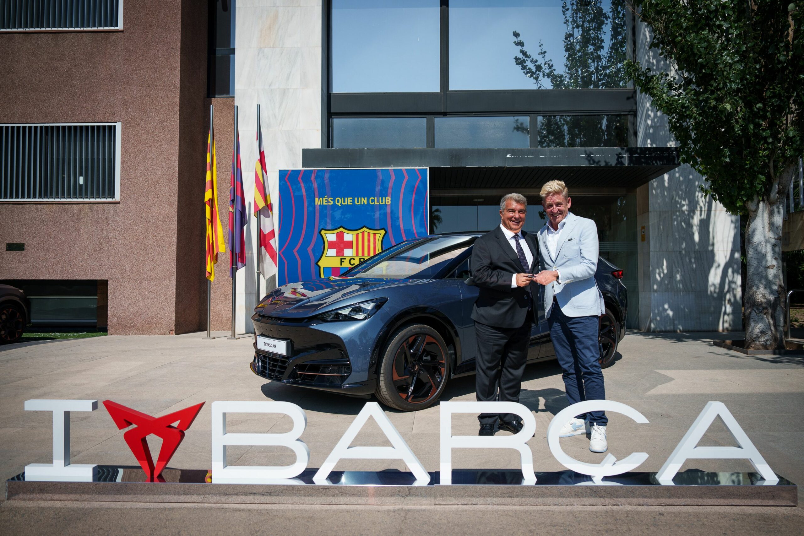 CUPRA i FC Barcelona proširuju svoju saradnju električnim modelom Tavascan