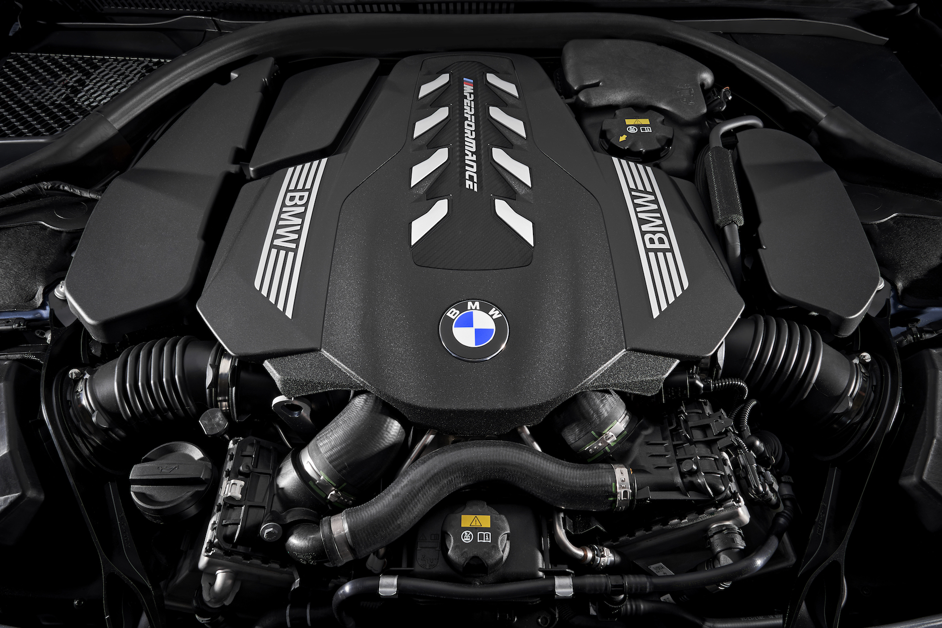 BMW i dalje ide s V8 u ponudi